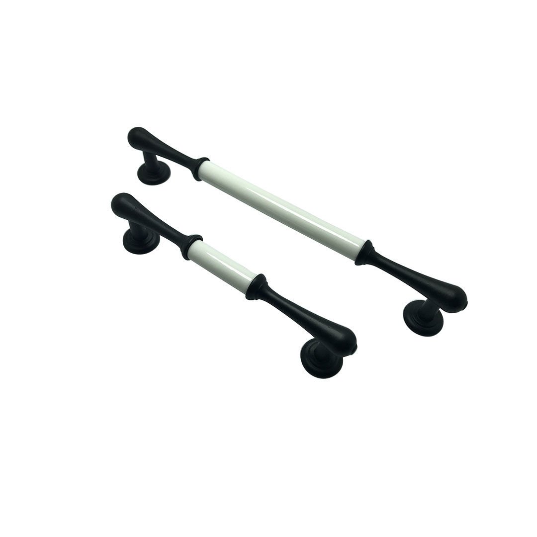 Tomurcuk 1965-85 Beyaz Porselen Mobilya Kulp